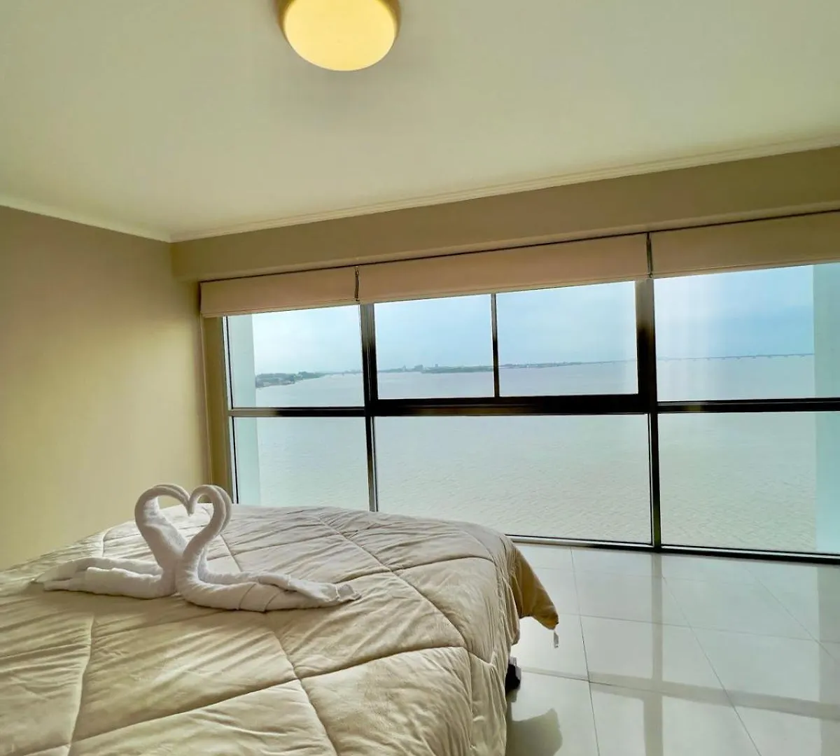 גוויאקיל Beautiful River View 401